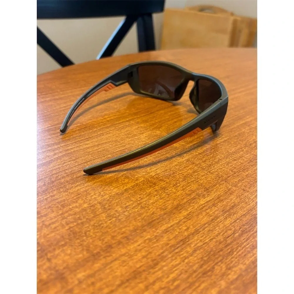Body Glove Vapor 23 Polarized Wrap Sunglasses Unisex Black Frame‎